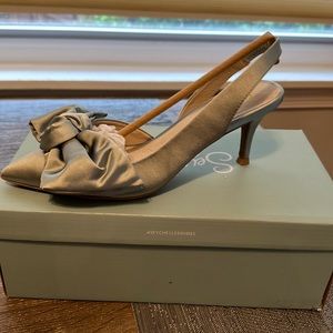 Never worn blue shoes with bow medium size heel